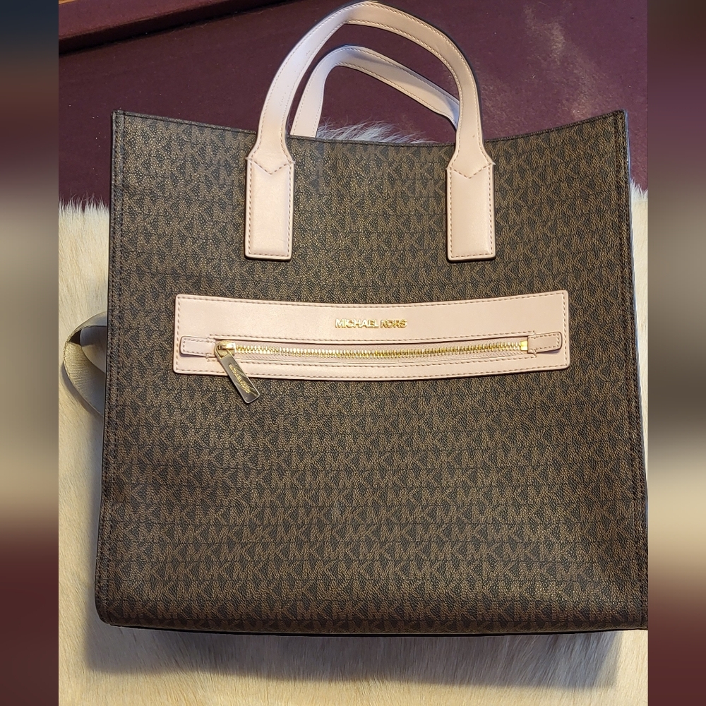 Michael kors Large Tote.
